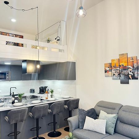 Free Parking - Cozy Apartment Near Vysehrad Railway Bridge Praga Esterno foto