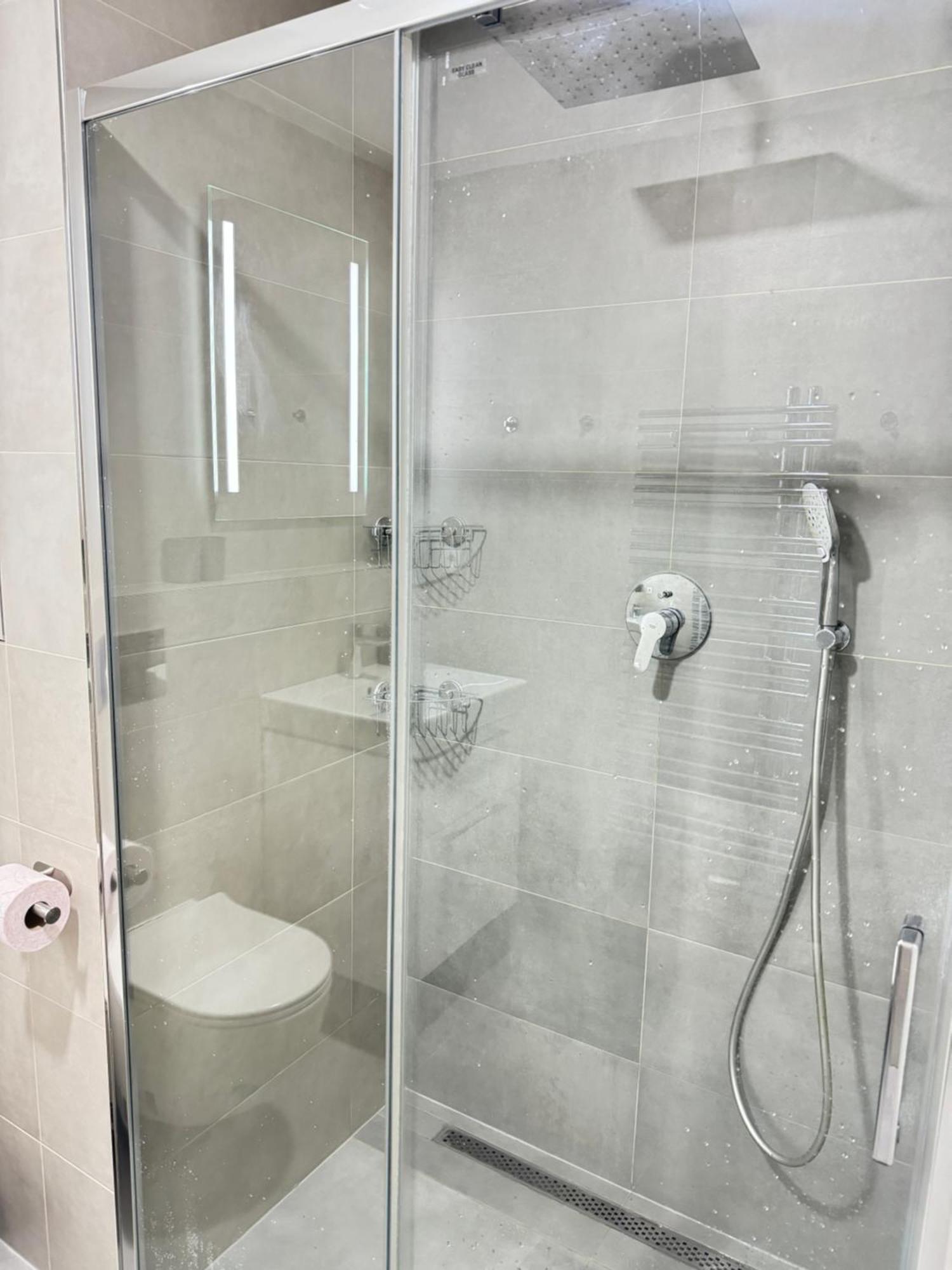 Free Parking - Cozy Apartment Near Vysehrad Railway Bridge Praga Esterno foto