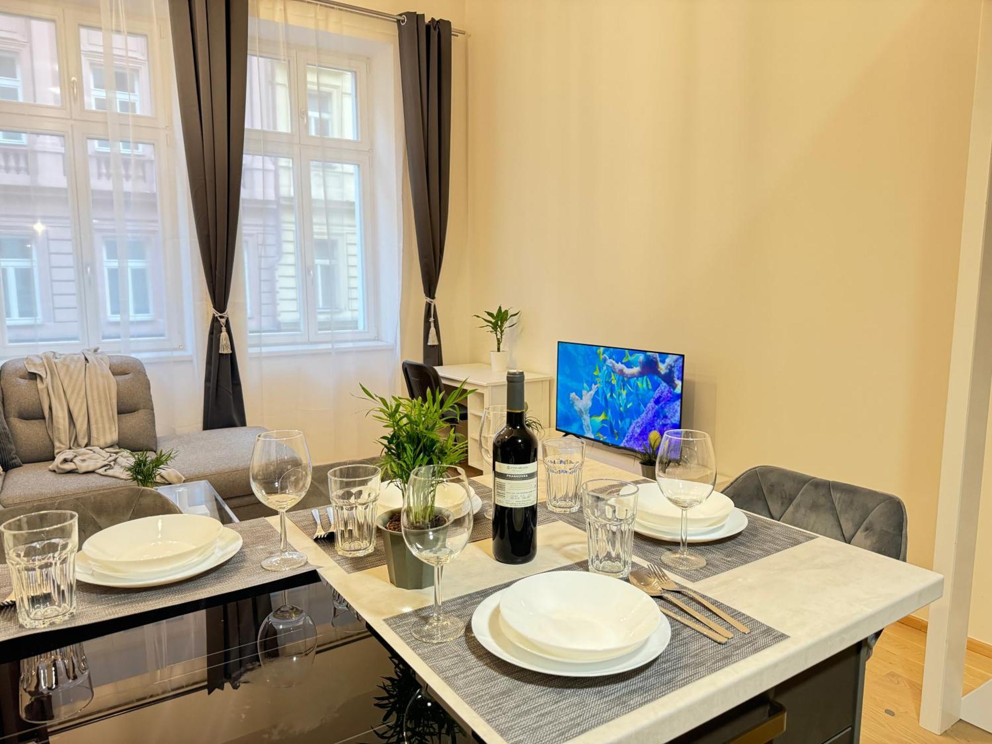 Free Parking - Cozy Apartment Near Vysehrad Railway Bridge Praga Esterno foto