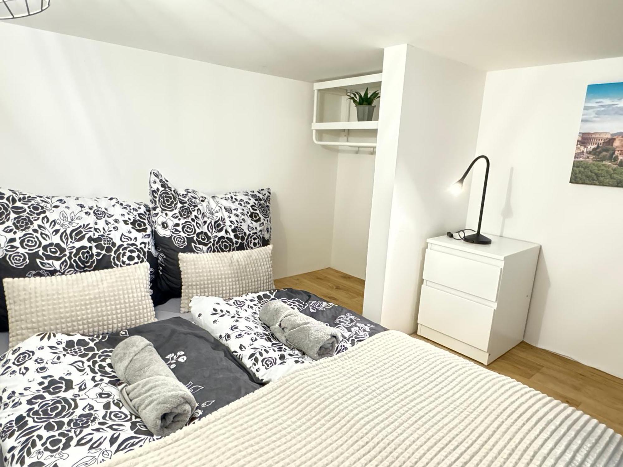 Free Parking - Cozy Apartment Near Vysehrad Railway Bridge Praga Esterno foto